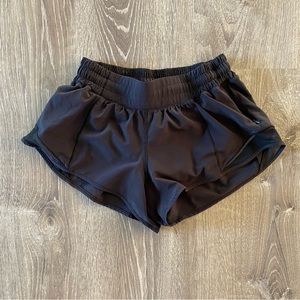 Lululemon Hotty Hot Lined Short 2.5”